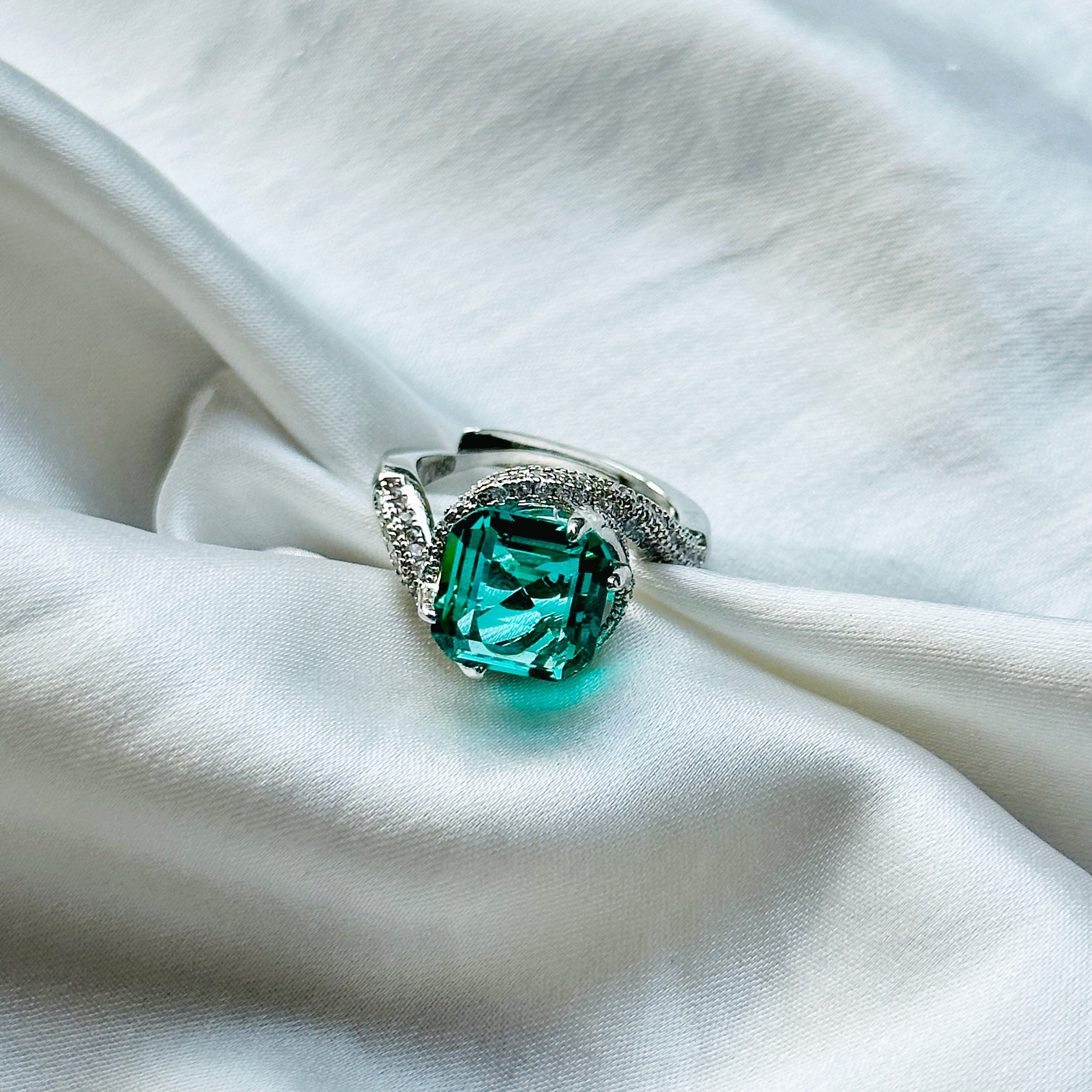 Ariva Collection Sea Green Topaz Cubic Zircon American Diamond Silver Plated Adjustable Ring
